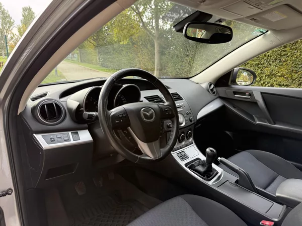Mazda 3 1.6 Exclusive-Line - foto 30