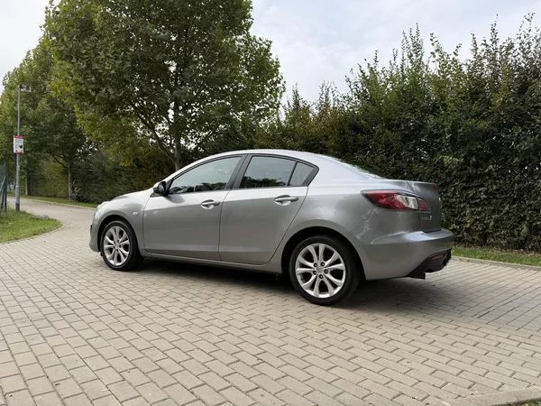 Mazda 3 1.6 Exclusive-Line - foto 6