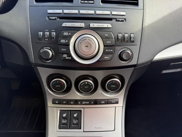 Mazda 3 1.6 High-Line - foto 29