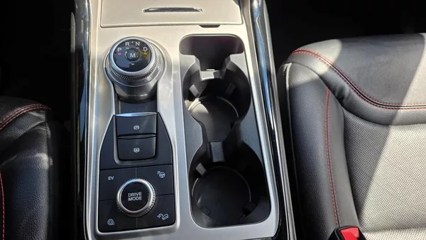Ford Explorer 3.0 EcoBoost 336 kW PHEV 7míst - foto 40
