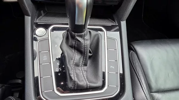 Volkswagen Passat 2.0 TDI 110kW DSG R-line - foto 33
