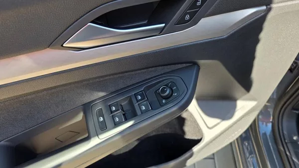 Volkswagen Golf 1.5 eTSI 85kW Life DSG7 Tažné - foto 15