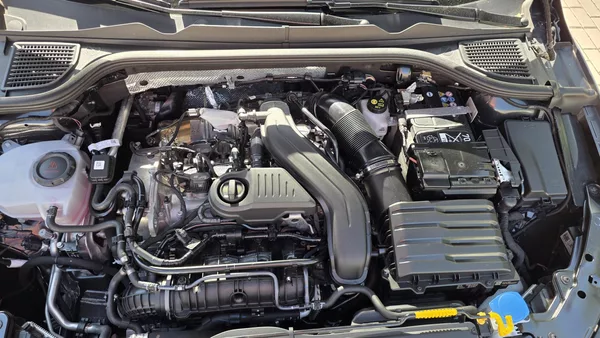 Volkswagen Golf 1.5 eTSI 85kW Life DSG7 Tažné - foto 32
