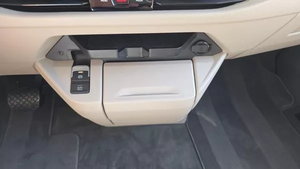 Volkswagen Multivan 1.4 TSI PHEV 160kW Style - foto 47