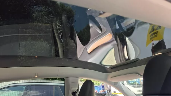 Tesla Model Y Long Range AWD DE SoH 90.2% - foto 15