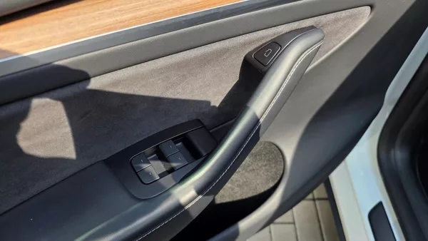 Tesla Model Y Long Range AWD DE SoH 90.2% - foto 18