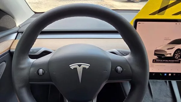 Tesla Model Y Long Range AWD DE SoH 90.2% - foto 20