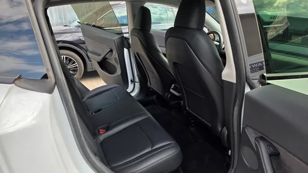 Tesla Model Y Long Range AWD SoH 91,4% - foto 13