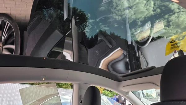 Tesla Model Y Long Range AWD SoH 91,4% - foto 15