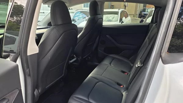 Tesla Model Y Long Range AWD SoH 91,4% - foto 9