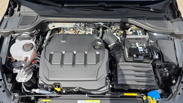Volkswagen Golf 2.0 TDI 110kW DSG7 Style TZ - foto 34
