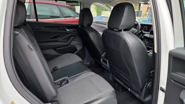 Volkswagen Tayron 2.0 TDI 142kW 4x4 DSG7 7míst - foto 16