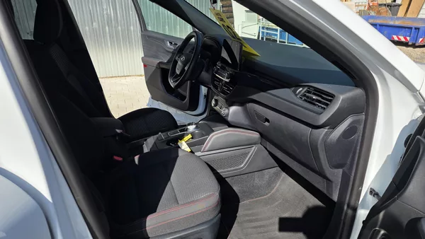 Ford Kuga 2.5i PHEV 165 kW ST-line AT TZ - foto 13