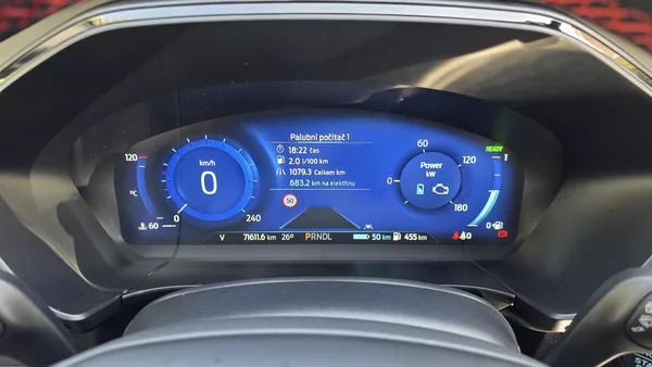 Ford Kuga 2.5i PHEV 165 kW ST-line AT TZ - foto 17