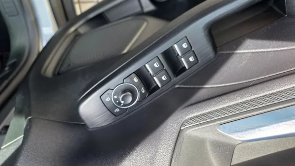 Ford Kuga 2.5i PHEV 165 kW ST-line AT TZ - foto 17