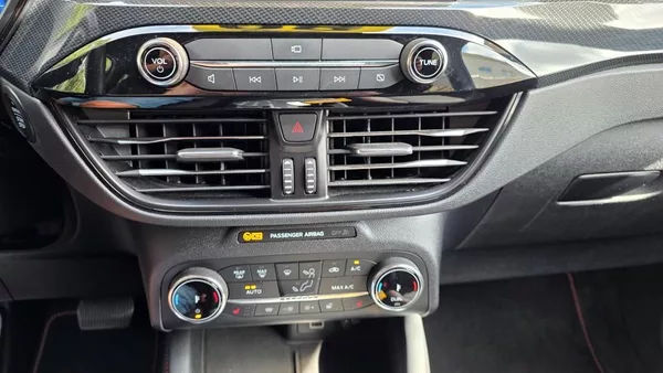Ford Kuga 2.5i PHEV 165 kW ST-line AT TZ - foto 34