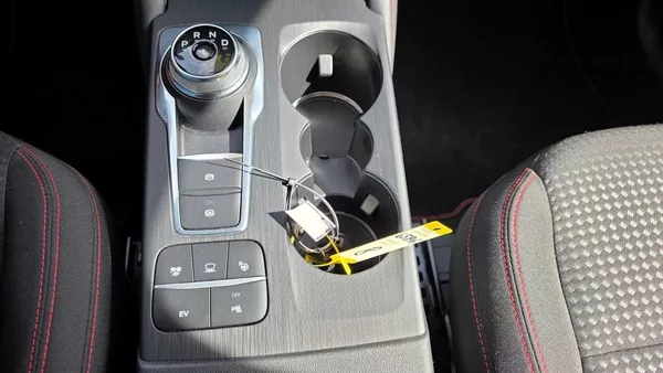 Ford Kuga 2.5i PHEV 165 kW ST-line AT TZ - foto 36