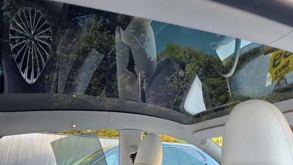 Tesla Model Y LR AWD DE Záruka SoH 92,7% - foto 16