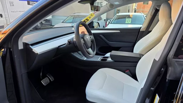 Tesla Model Y LR AWD DE Záruka SoH 92,7% - foto 6