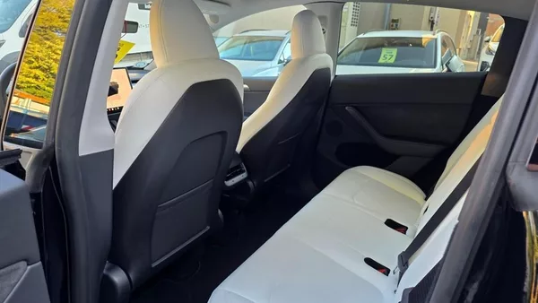 Tesla Model Y LR AWD DE Záruka SoH 92,7% - foto 7