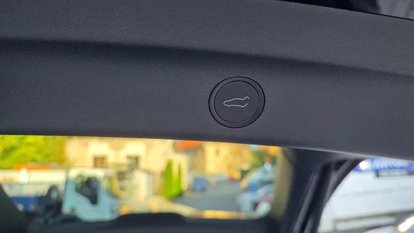 Tesla Model Y LR AWD DE Záruka SoH 92,7% - foto 9