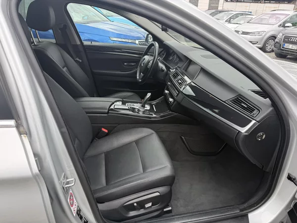 BMW Řada 5 518d Luxury Line - foto 10