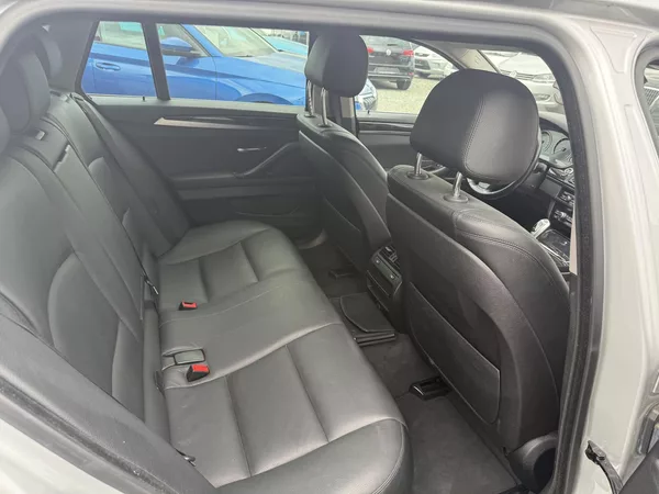 BMW Řada 5 518d Luxury Line - foto 11