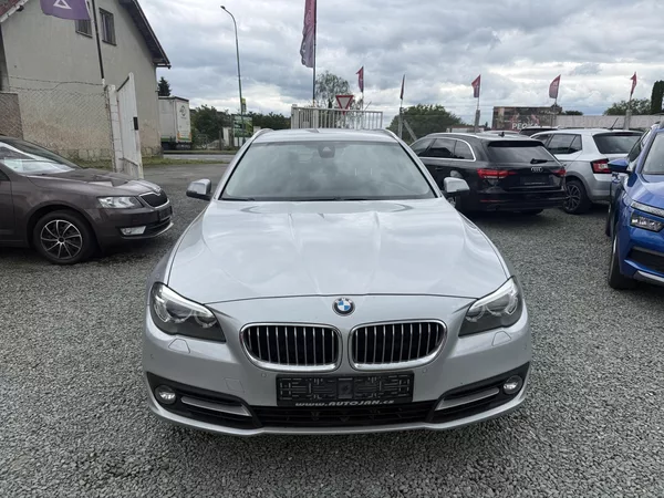 BMW Řada 5 518d Luxury Line - foto 2