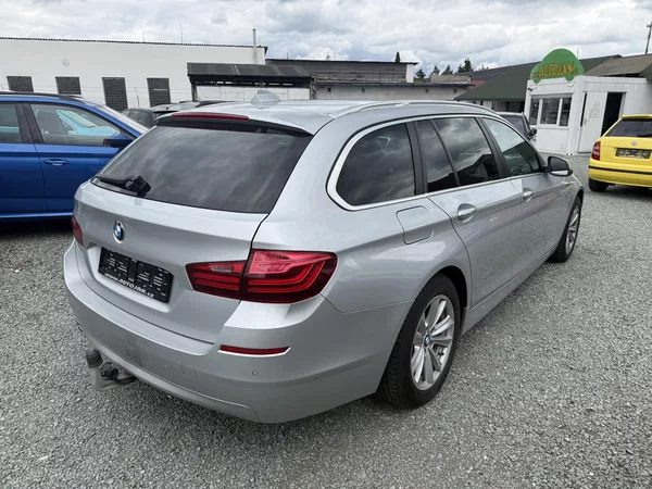 BMW Řada 5 518d Luxury Line - foto 6