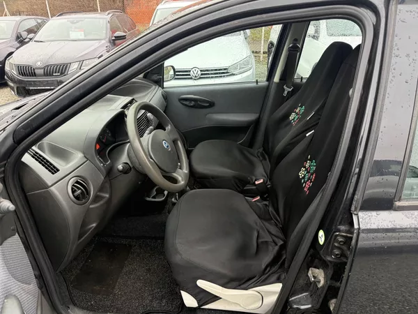 Fiat Punto 1.3 JTD - foto 8