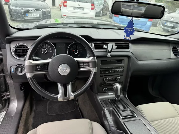 Ford Mustang 3.7 V6 - foto 7