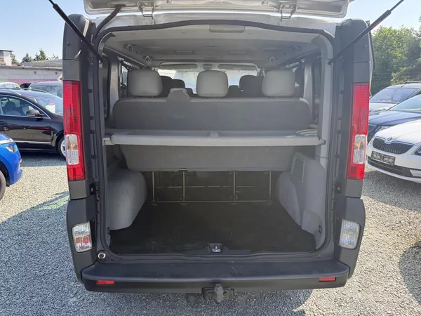 Renault Trafic 2.5 DCI PASSENGER 9 MÍST - foto 13