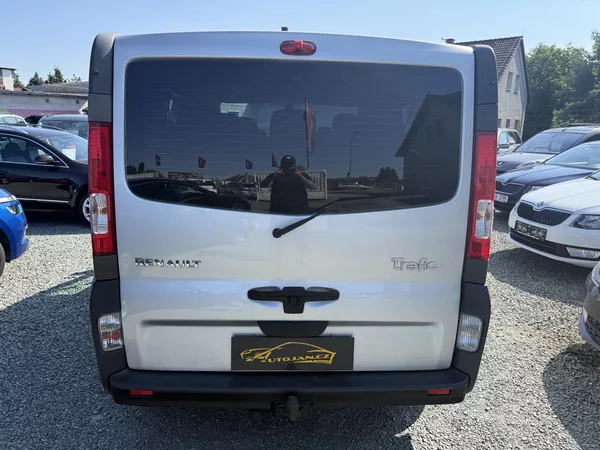 Renault Trafic 2.5 DCI PASSENGER 9 MÍST - foto 5