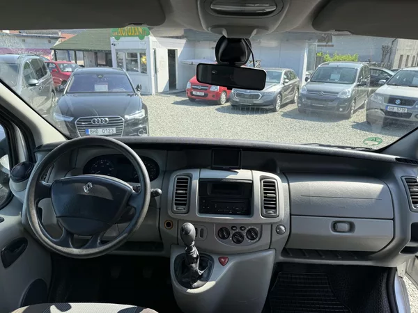 Renault Trafic 2.5 DCI PASSENGER 9 MÍST - foto 7
