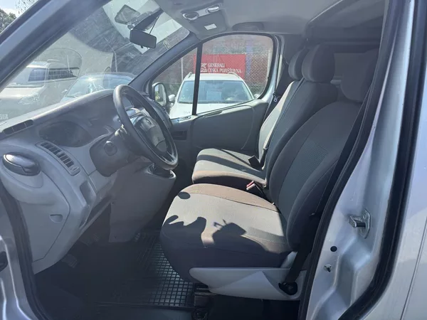 Renault Trafic 2.5 DCI PASSENGER 9 MÍST - foto 8