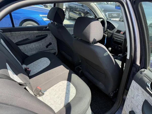 Škoda Fabia 1.4 MPI KLIMA - foto 11