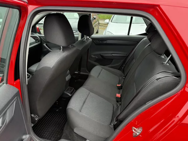 Škoda Fabia 1.0 MPI Cool Plus - foto 9