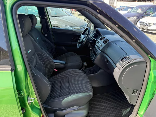Škoda Fabia 1.4 TSI RS DSG - foto 8