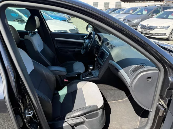 Škoda Octavia 2.0 TDI RS DSG - foto 10