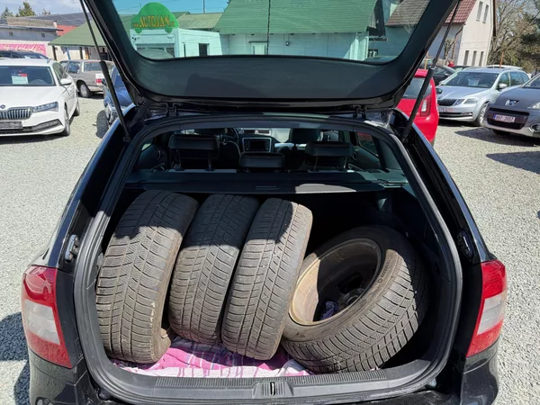 Škoda Octavia 2.0 TDI RS DSG - foto 12
