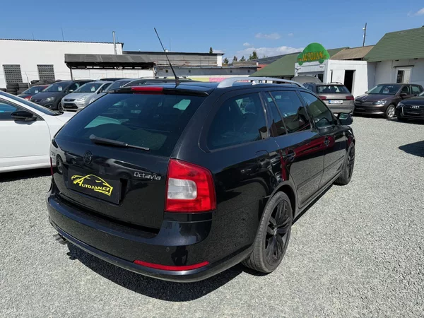 Škoda Octavia 2.0 TDI RS DSG - foto 6