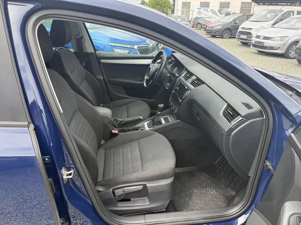 Škoda Octavia 1.6 TDI ELEGANCE - foto 10