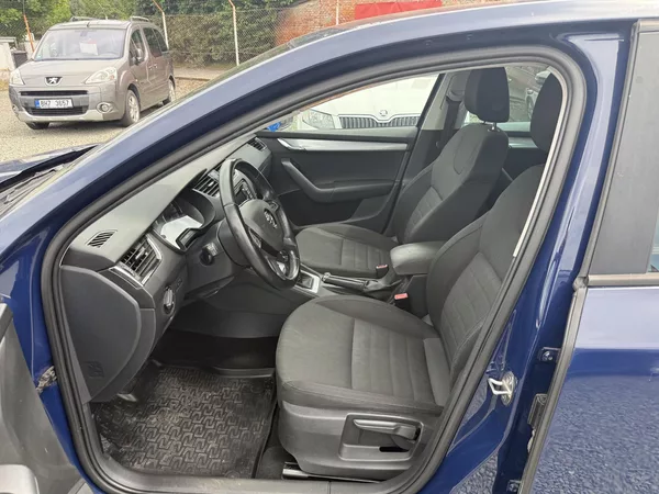 Škoda Octavia 1.6 TDI ELEGANCE - foto 8