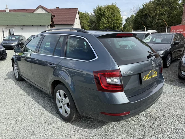 Škoda Octavia 1.6 TDI DSG STYLE - foto 4