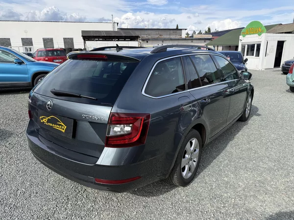 Škoda Octavia 1.6 TDI DSG STYLE - foto 6