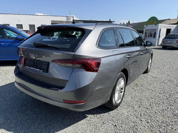 Škoda Octavia 2.0 TDI DSG AMBITION ACC - foto 6