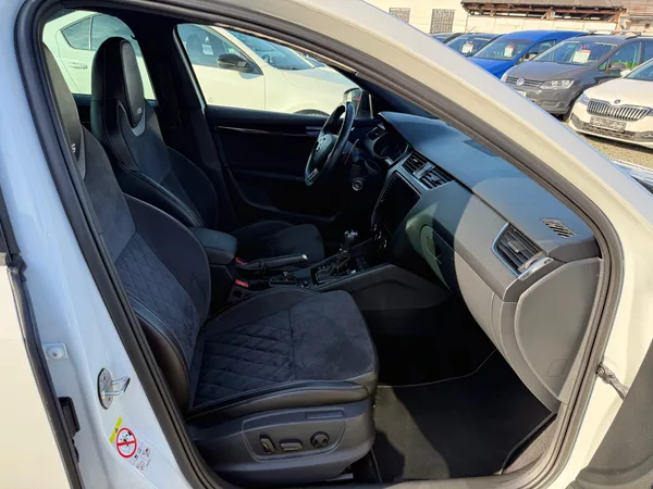 Škoda Octavia 2.0 TSI RS 245 DSG - foto 10