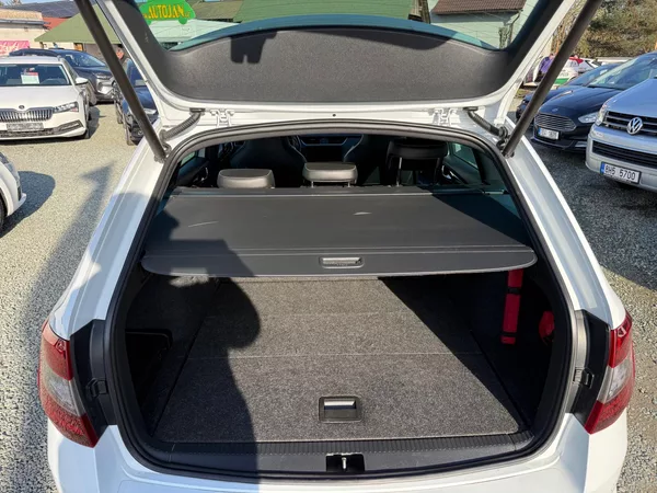 Škoda Octavia 2.0 TSI RS 245 DSG - foto 12