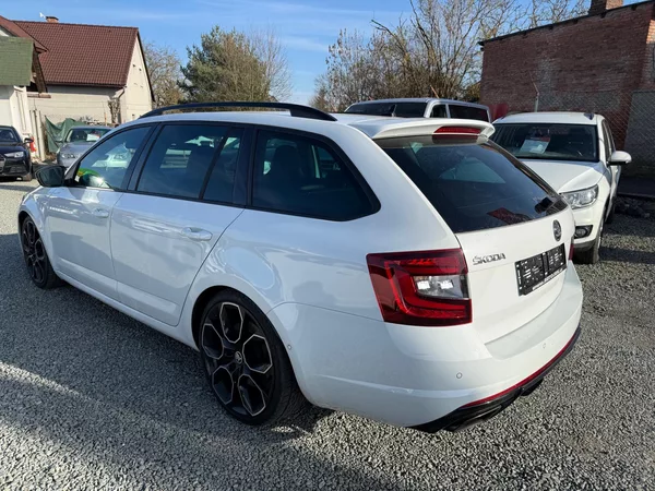 Škoda Octavia 2.0 TSI RS 245 DSG - foto 4