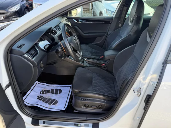 Škoda Octavia 2.0 TSI RS 245 DSG - foto 8